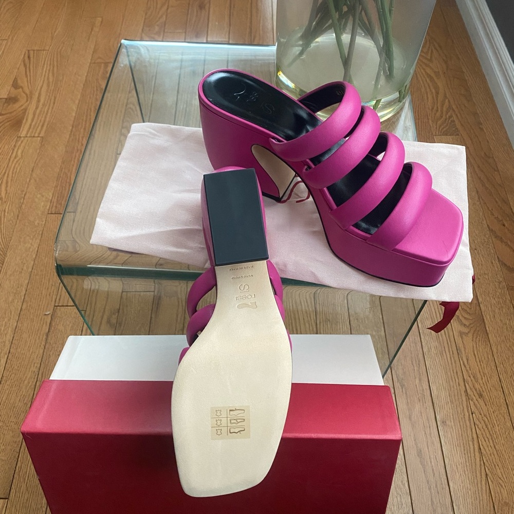 SERGIO ROSSI
SI 4-STRAP SOFT-LEATHER MULES WITH SCULPTED HEEL